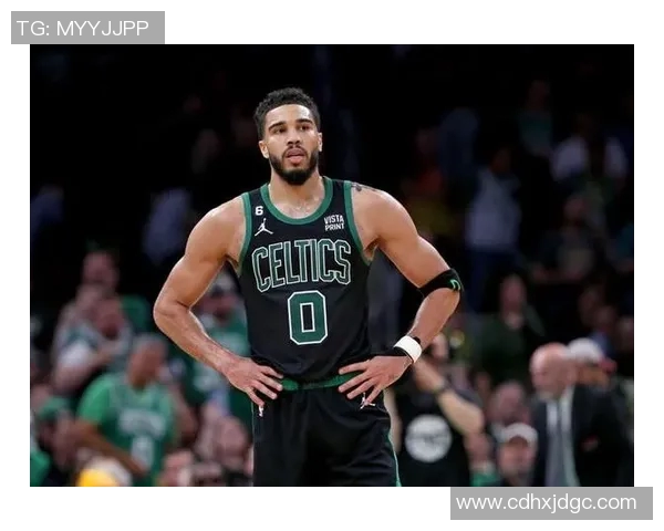 两将各自统治一节打爆绿军！马克西&埃奇库姆半场合砍38分