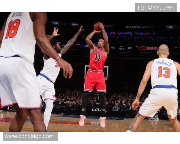 公牛官媒晒拥抱时刻：德罗赞旧友重逢一家情深