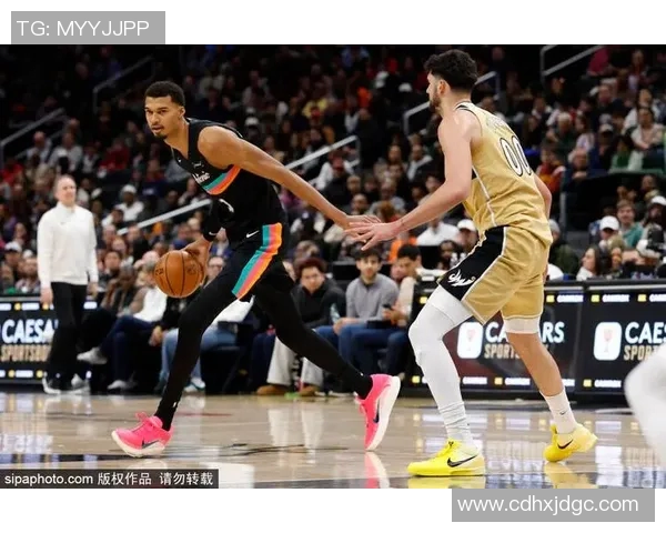 剃光头，破连败！文班亚马赛后揭秘，22+10率队大胜雄鹿