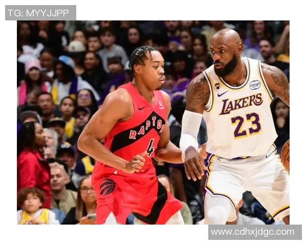 在场赢25分！湖人26岁防守工兵闪耀砍9板2断2帽，雷迪克重用他？