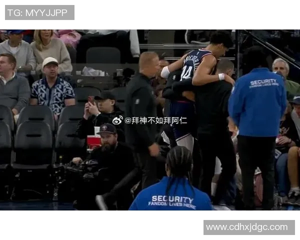 快船大战步行者,尼德豪泽意外倒地受伤,球队内线雪上加霜